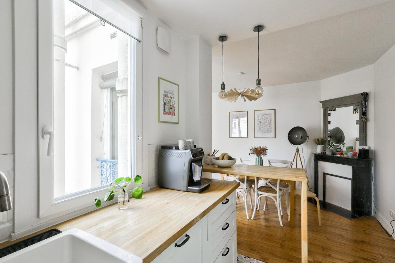 Cosy En Plein 11eme Arrondissement * Parijs